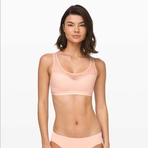 Lululemon Shadow Mesh Bra, like new!